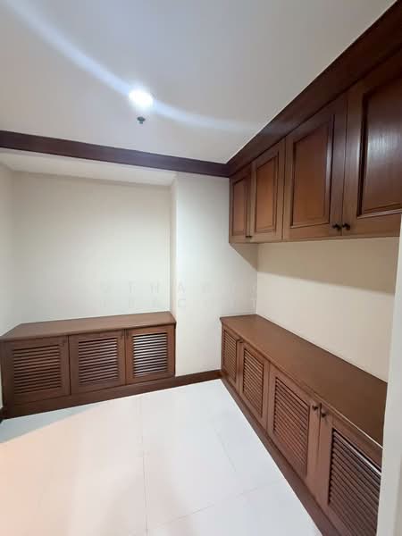 G.P. Grande Tower, Bangkok, 55 Sukhumvit 23, Khlongtoei Nua, Watthana, Bangkok, 3 Bedrooms, 260 sqm, Condo For Rent, by Juthabhorn Uppachit (Amy), 500285374 - DDproperty.com