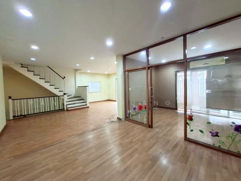 บุศรินทร์ รังสิต : Busarin Rangsit, ปทุมธานี, คูคต, ลำลูกกา, ปทุมธานี, 380 ตร.ม., ทาวน์เฮ้าส์ ขาย, โดย Panuwat Ruangrak, 500285410 - DDproperty.com
