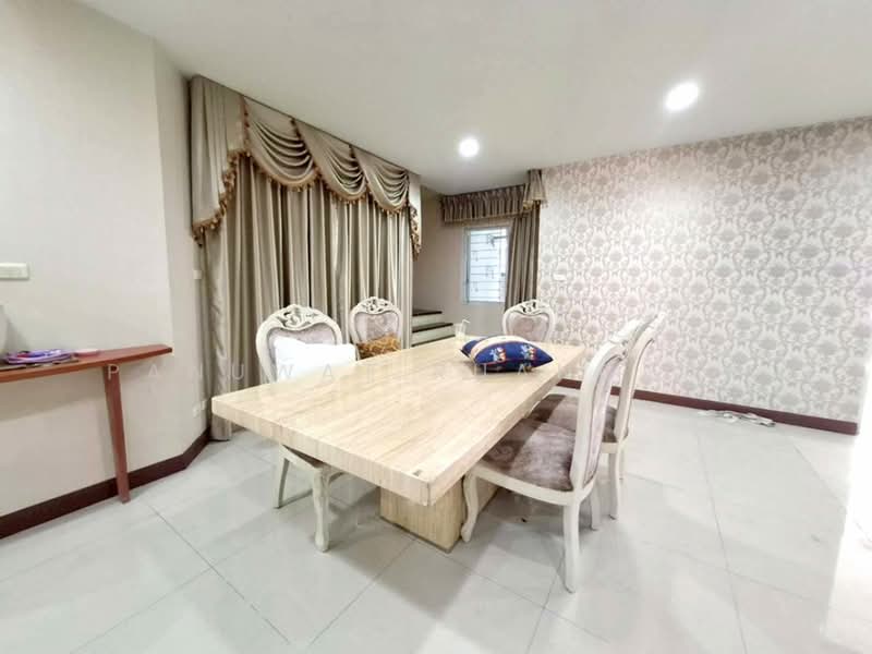 Busarin Rangsit, Pathum Thani, Khu Khot, Lam Luk Ka, Pathum Thani, 10+ Bedrooms, 380 sqm, Townhouse For Sale, by Panuwat Ruangrak, 500285410 - DDproperty.com