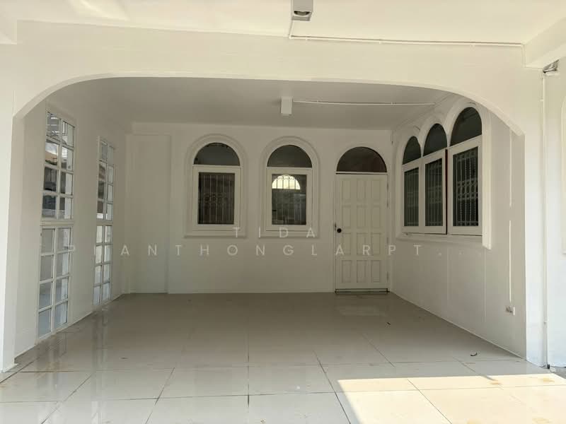 ให้เช่า - ให้เช่าออฟฟิศ ลาดพร้าว 101 (Lat Phrao 101) 124 ตร.วา. 250 ตร.ม., กรุงเทพ