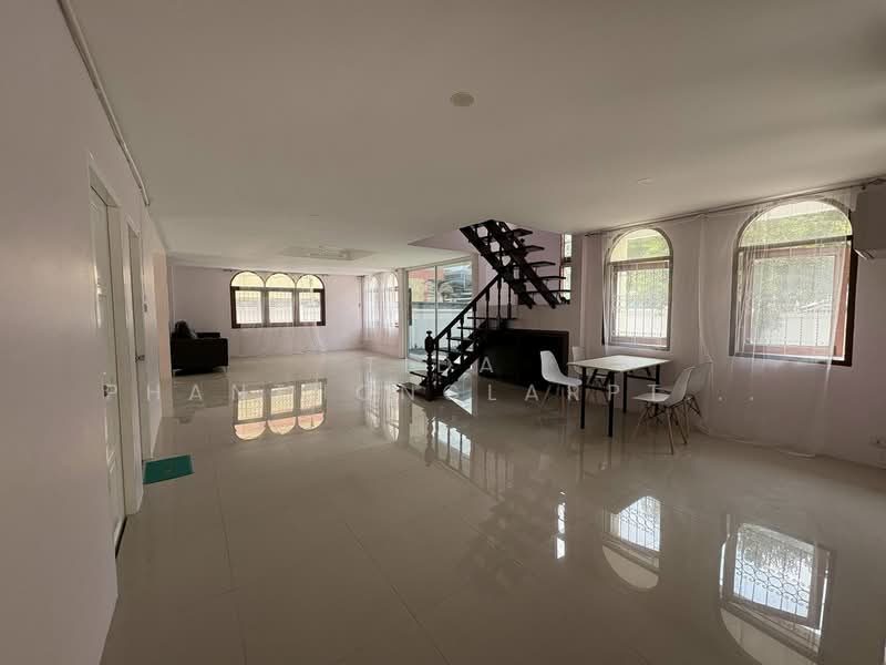 Office for rent, Lat Phrao 101. 124 sq.wa., 250 sq.m., Bangkok, Khlong Chaokhun Sing, Wang Thonglang, Bangkok, , 250 sqm, Office Space For Rent, by Tida phanthonglarptawee, 500285414 - DDproperty.com