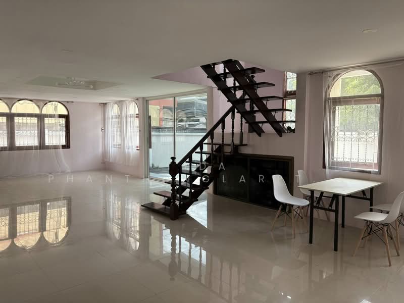 Office for rent, Lat Phrao 101. 124 sq.wa., 250 sq.m., Bangkok, Khlong Chaokhun Sing, Wang Thonglang, Bangkok, , 250 sqm, Office Space For Rent, by Tida phanthonglarptawee, 500285414 - DDproperty.com