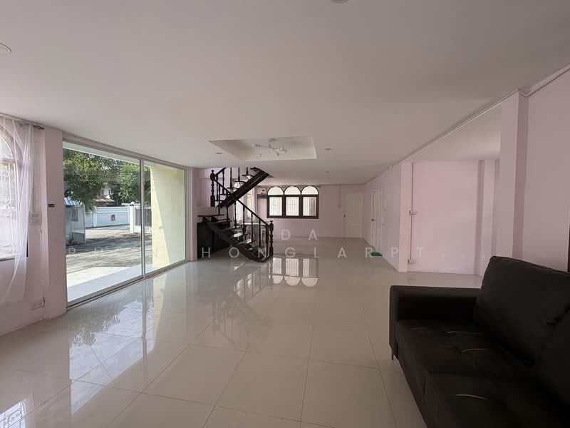 Office for rent, Lat Phrao 101. 124 sq.wa., 250 sq.m., Bangkok, Khlong Chaokhun Sing, Wang Thonglang, Bangkok, , 250 sqm, Office Space For Rent, by Tida phanthonglarptawee, 500285414 - DDproperty.com