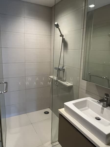 Siri At Sukhumvit, Bangkok, 902 Sukhumvit Road, Phra Kanong, Khlong Toei, Bangkok, 2 Bedrooms, 68 sqm, Condo For Rent, by Waiyawut Kwanmongkhol, 500285467 - DDproperty.com
