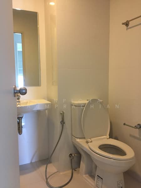 ISSI Condo Suksawat, Bangkok, 653 Suksawat Road, Bangpakok, Rat Burana, Bangkok, 2 Bedrooms, 55 sqm, Condo For Rent, by Penpicha Phumprachian, 500285574 - DDproperty.com