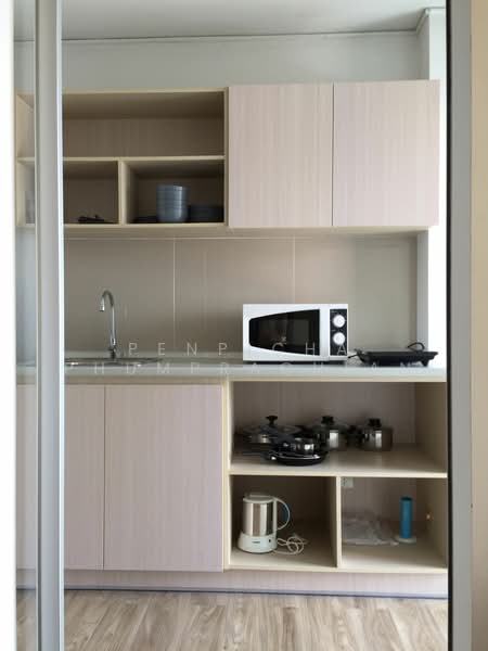 ISSI Condo Suksawat, Bangkok, 653 Suksawat Road, Bangpakok, Rat Burana, Bangkok, 2 Bedrooms, 55 sqm, Condo For Rent, by Penpicha Phumprachian, 500285574 - DDproperty.com