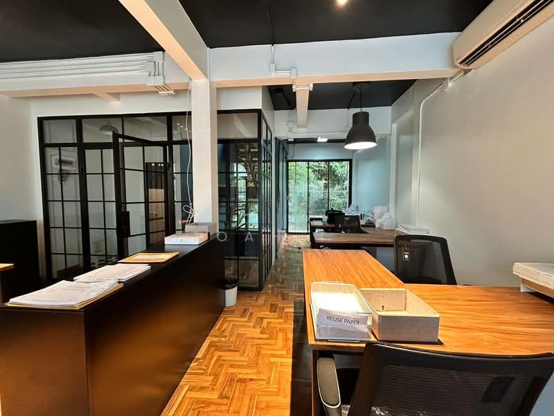 อาคารให้เช่า สาทร บางรัก : Buildings for rent in Sathorn, Bang Rak., กรุงเทพ, ทุ่งมหาเมฆ, สาทร, กรุงเทพ, 250 ตร.ม., ตึกแถว-อาคารพาณิชย์ ให้เช่า, โดย TOAH T., 500285645 - DDproperty.com