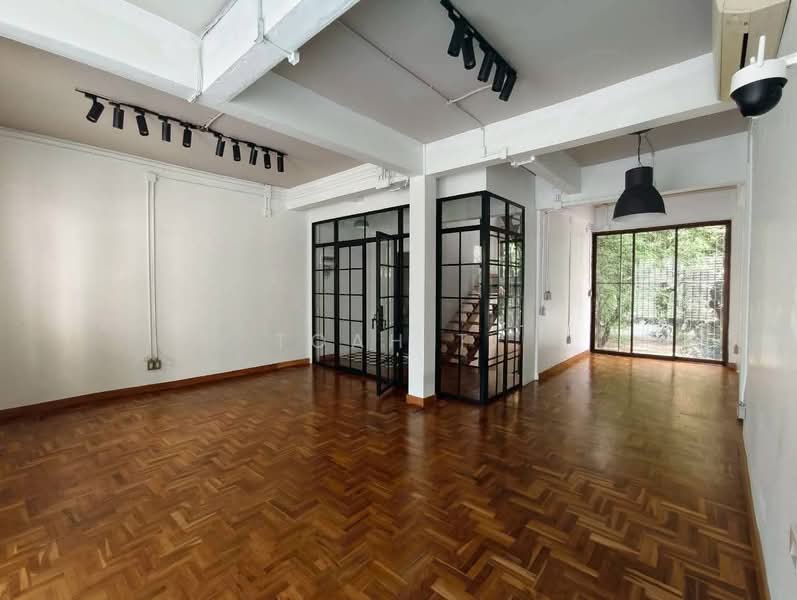 อาคารให้เช่า สาทร บางรัก : Buildings for rent in Sathorn, Bang Rak, Bangkok, Thung Maha Mek, Sathon, Bangkok, , 250 sqm, Shophouse For Rent, by TOAH T., 500285645 - DDproperty.com