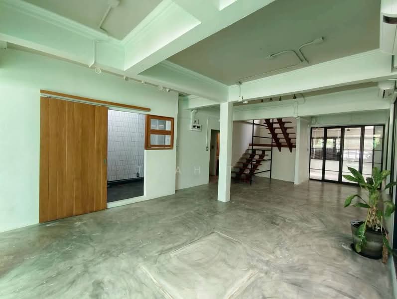 อาคารให้เช่า สาทร บางรัก : Buildings for rent in Sathorn, Bang Rak, Bangkok, Thung Maha Mek, Sathon, Bangkok, , 250 sqm, Shophouse For Rent, by TOAH T., 500285645 - DDproperty.com