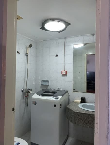 Floraville Condominium, Bangkok, 51 Pattanakarn, Suan Luang, Suan Luang, Bangkok, 1 Bedroom, 82 sqm, Condo For Rent, by Living Real Estates, 500285658 - DDproperty.com