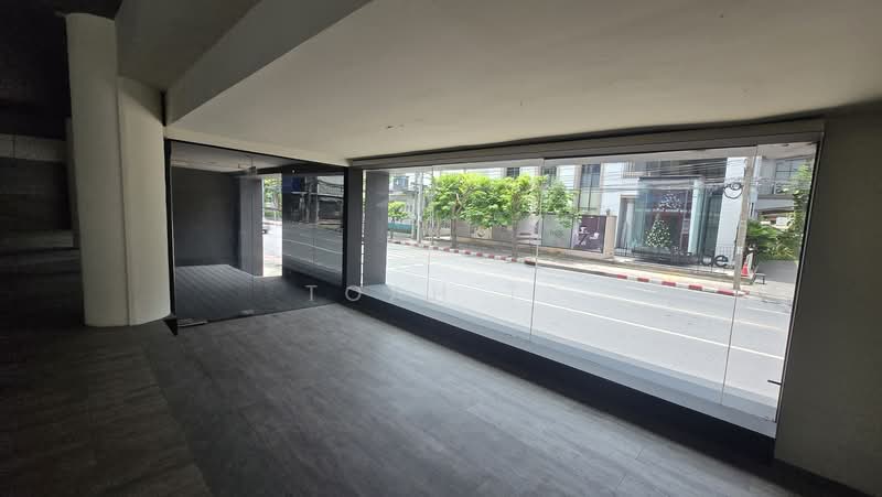 พื้นที่ให้เช่า เอกมัย สุขุมวิท : Space for rent Ekkamai Sukhumvit, Bangkok, Khlong Tan Nua, Watthana, Bangkok, , 152 sqm, Retail Space For Rent, by TOAH T., 500285672 - DDproperty.com