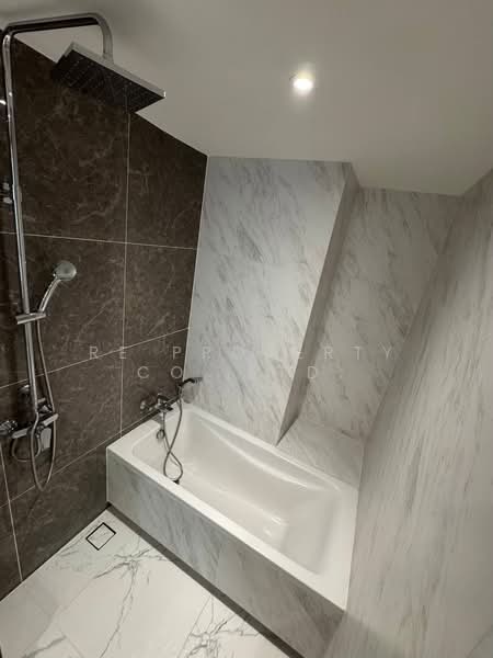 Fynn Asoke, Bangkok, 28 Sukhumvit 10 Alley, Khlong Toei, Khlong Toei, Bangkok, 2 Bedrooms, 57 sqm, Condo For Rent, by RE PROPERTY CO.,LTD., 500285791 - DDproperty.com