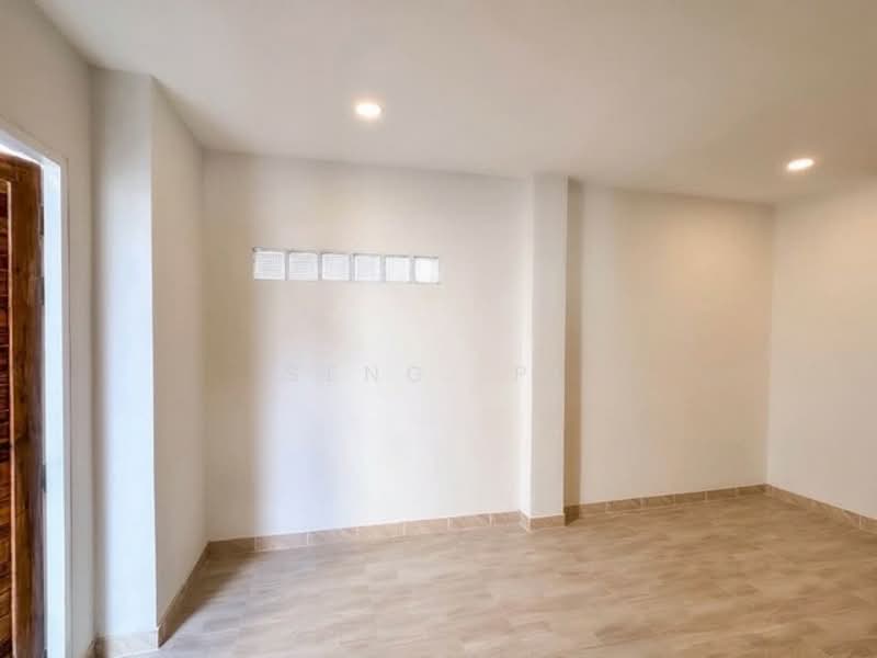 Baan Klang Muang Rama 9 - Ladprao, Bangkok, Soi Ladprao 88, Wang Thonglang, Wang Thonglang, Bangkok, 4 Bedrooms, 260 sqm, Townhouse For Sale, by Narong Chutianankasem, 500285976 - DDproperty.com