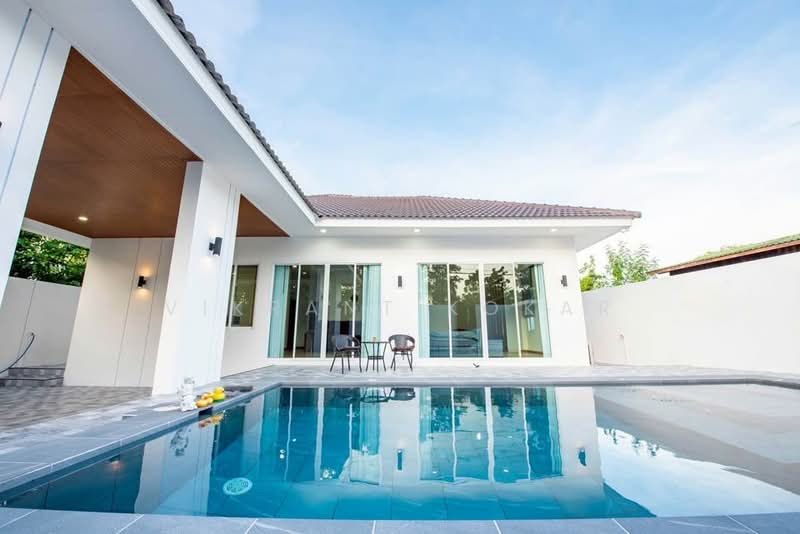 3-BR House, Chon Buri (Pattaya), Huai Yai, Bang Lamung (Pattaya), Chon Buri (Pattaya), 3 Bedrooms, 240 sqm, Single Detached House For Rent, by Vikrant Kokar, 500286056 - DDproperty.com