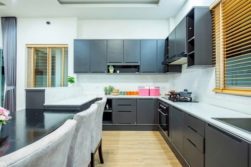 3-BR House, Chon Buri (Pattaya), Huai Yai, Bang Lamung (Pattaya), Chon Buri (Pattaya), 3 Bedrooms, 240 sqm, Single Detached House For Rent, by Vikrant Kokar, 500286056 - DDproperty.com