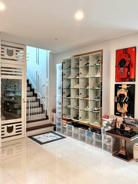 The City Ekkamai-Ladprao, Bangkok, Pradit Manutham Road, Phlapphla, Wang Thonglang, Bangkok, 4 Bedrooms, 288 sqm, Single Detached House For Rent, by Adisorn Eamso, 500286089 - DDproperty.com