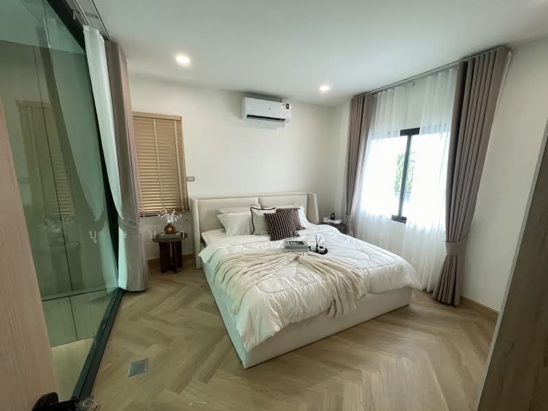 ชายบ้านเดี่ยวสวยมาก รีโนเวทใหม่ทั้งหมด หลังมุม ทำเลซ.นวมินทร์ 127 ตกแต่งครบครัน พร้อมอยู่ พร้อมโอน, Bangkok, นวมินทร์, Nuan Chan, Bueng Kum, Bangkok, 3 Bedrooms, 320 sqm, Single Detached House For Sale, by บุษบา รัตนวงษ์ชัย, 500286242 - DDproperty.com