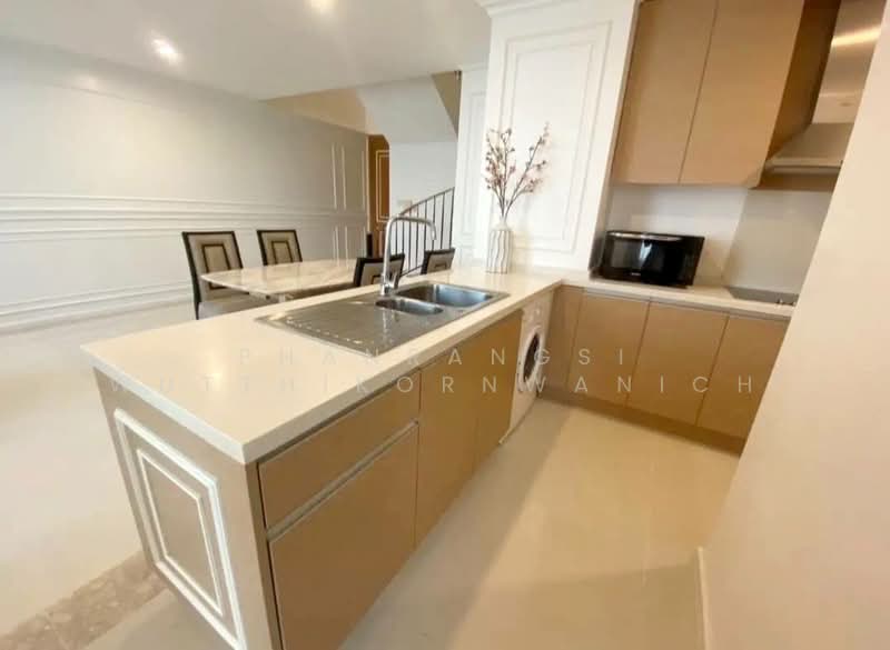 The Empire Place, Bangkok, 88 Narathiwatratchanakharin Road, Thung Maha Mek, Sathon, Bangkok, 2 Bedrooms, 120 sqm, Condo For Rent, by Phanrangsi Wutthikornwanich, 500286259 - DDproperty.com