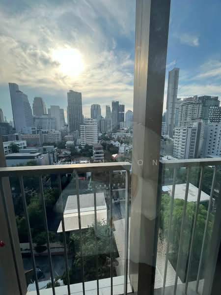 Noble Around Sukhumvit 33, Bangkok, 17 Soi Sukhumvit 33, Khlong Tan Nua, Watthana, Bangkok, Studio, 27 sqm, Condo For Rent, by Khun Fon, 500286354 - DDproperty.com
