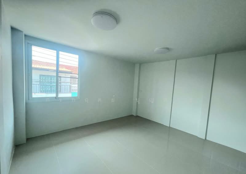 Phra Pin 2, Bangkok, Sala Thammasop, Thawi Watthana, Bangkok, 4 Bedrooms, 240 sqm, Townhouse For Sale, by กรกฤตย์ บุญสระ, 500286369 - DDproperty.com