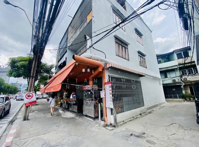 ทาวน์เฮ้าส์ 7-ห้องนอน, กรุงเทพ, คลองเตย, คลองเตย, กรุงเทพ, 288 ตร.ม., ทาวน์เฮ้าส์ ขาย, โดย Rattanaphon Yungprakhon, 500286476 - DDproperty.com