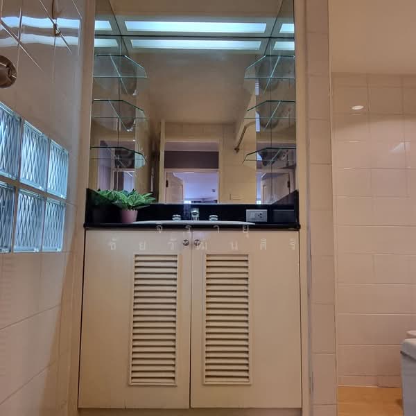 Supalai Place Sukhumvit 39, Bangkok, 175-179 Soi Sukhumvit 39 Sukhumvit Road, Khlong Tan Nua, Watthana, Bangkok, 2 Bedrooms, 142 sqm, Condo For Rent, by Jirayu Chaiyawattanasiri, 500286494 - DDproperty.com