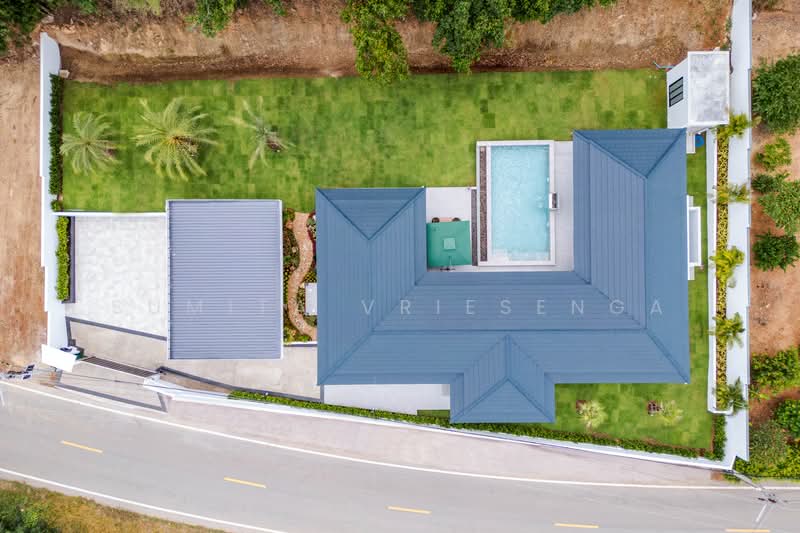 Modern Luxury Pool Villa for Sale in Hua Hin – Private Mountain View Villa Near Banyan Golf, Prachuap Khiri Khan, Thap Tai, Hua Hin, Prachuap Khiri Khan, 3 Bedrooms, 320 sqm, Single Detached House For Sale, by Sumita Vriesenga, 500286502 - DDproperty.com
