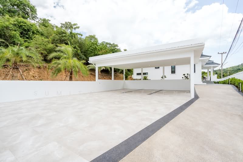 Modern Luxury Pool Villa for Sale in Hua Hin – Private Mountain View Villa Near Banyan Golf, Prachuap Khiri Khan, Thap Tai, Hua Hin, Prachuap Khiri Khan, 3 Bedrooms, 320 sqm, Single Detached House For Sale, by Sumita Vriesenga, 500286502 - DDproperty.com
