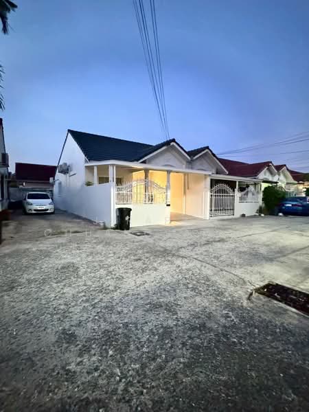 undefined, Chon Buri (Pattaya), Nong Pru, Bang Lamung (Pattaya), Chon Buri (Pattaya), 2 Bedrooms, 96 sqm, Single Detached House For Rent, by Jirapat Chuangsawadsak, 500286538 - DDproperty.com