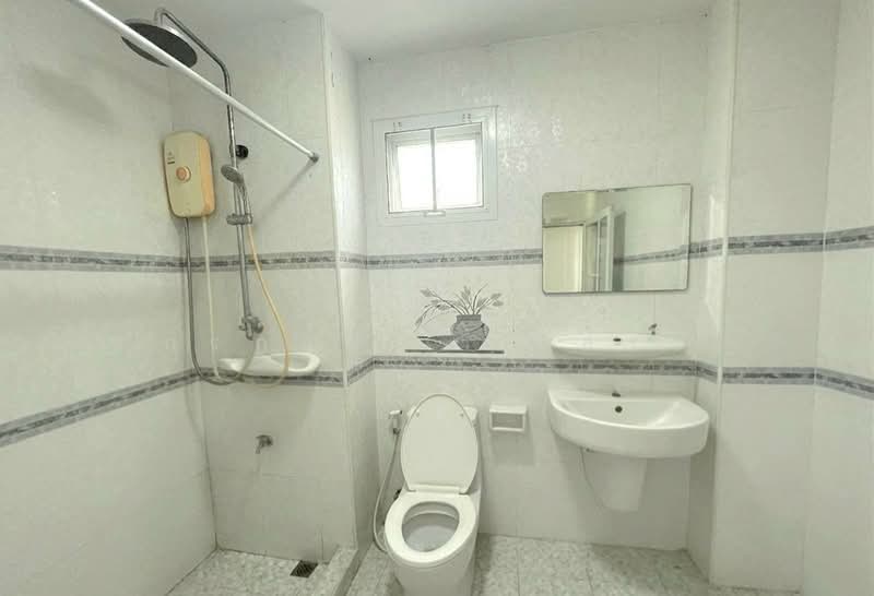 Pintong Thani Village : หมู่บ้านปิ่นทองธานี, Nonthaburi, Bang Krang, Muang Nonthaburi, Nonthaburi, 4 Bedrooms, 170 sqm, Single Detached House For Sale, by กรกฤตย์ บุญสระ, 500286572 - DDproperty.com