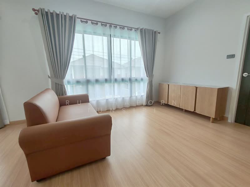 บ้านให้เช่า – ใกล้โรงเรียนนานาชาติยูนิตี้คอนคอร์ด เพียง 5 นาที ค่าเช่า 38,000 บาท / เดือน No.15H696, Chiang Mai, Chai Sa Than, Saraphi, Chiang Mai, 4 Bedrooms, 150 sqm, Single Detached House For Rent, by Rutchaporn Tunsiri, 500286575 - DDproperty.com