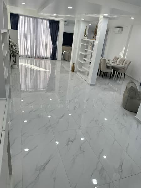 undefined, Chon Buri (Pattaya), Nong Pru, Bang Lamung (Pattaya), Chon Buri (Pattaya), 4 Bedrooms, 200 sqm, Single Detached House For Sale, by Jirapat Chuangsawadsak, 500286584 - DDproperty.com