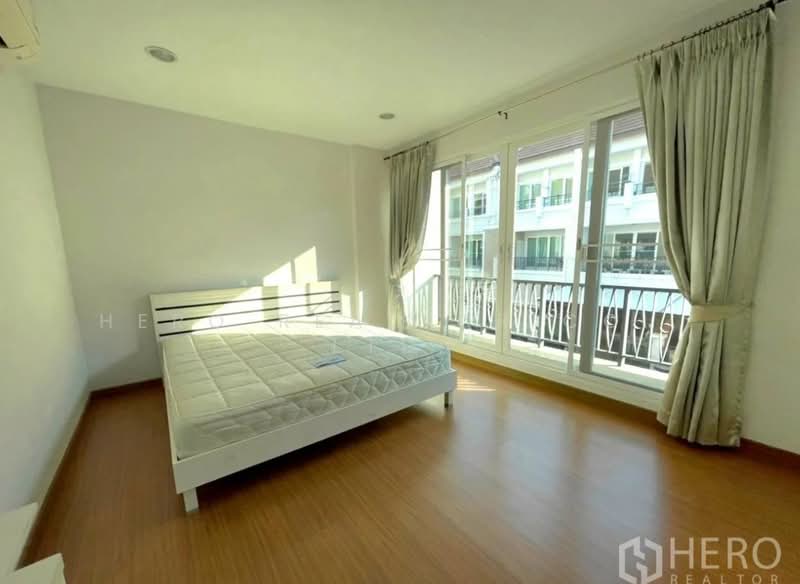 Baan Klang Krung Sathorn - North South Road : บ้านกลางกรุง สาทร-ถนนเหนือใต้, กรุงเทพ, บางโคล่, บางคอแหลม, กรุงเทพ, 200 ตร.ม., ทาวน์เฮ้าส์ ให้เช่า, โดย Hero Realtor Co., Ltd., 500286607 - DDproperty.com