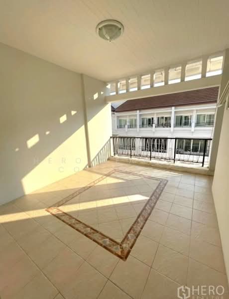 Baan Klang Krung Sathorn - North South Road : บ้านกลางกรุง สาทร-ถนนเหนือใต้, กรุงเทพ, บางโคล่, บางคอแหลม, กรุงเทพ, 200 ตร.ม., ทาวน์เฮ้าส์ ให้เช่า, โดย Hero Realtor Co., Ltd., 500286607 - DDproperty.com