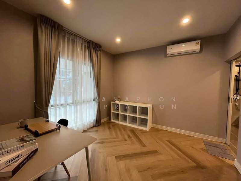 Burasiri Pattanakarn, Bangkok, New Pattanakarn Road, Prawet, Prawet, Bangkok, 4 Bedrooms, 210 sqm, Single Detached House For Sale, by Rattanaphon Yungprakhon, 500286654 - DDproperty.com