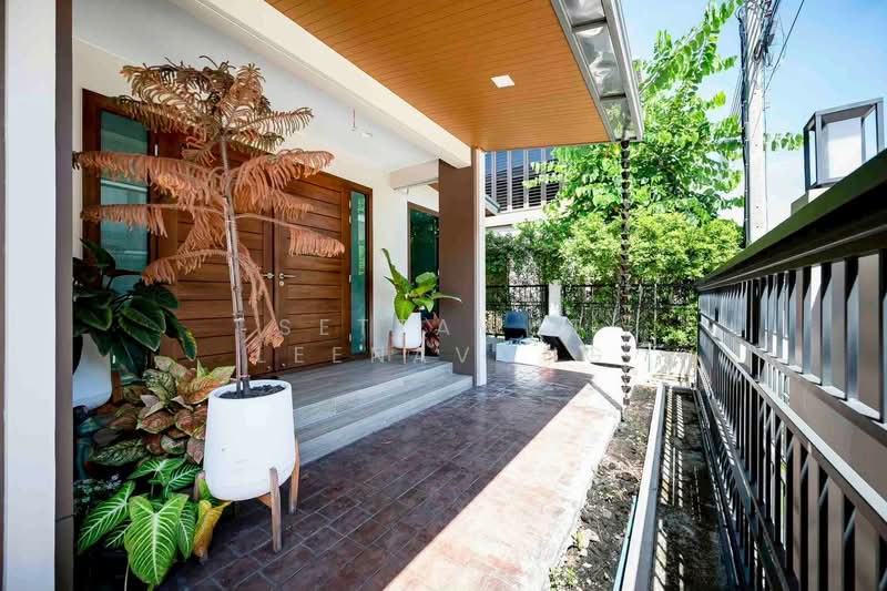 Burasiri Krungthep Kreetha, Bangkok, 95 Soi Pracha Ruam Chai, Hua Mak, Bang Kapi, Bangkok, 4 Bedrooms, 220 sqm, Single Detached House For Sale, by Settawut Leenavong, 500286662 - DDproperty.com