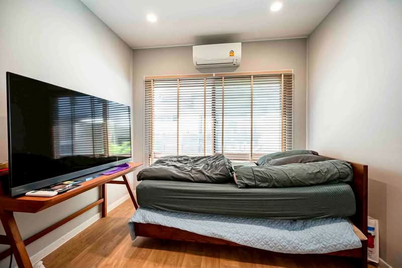 Burasiri Krungthep Kreetha, Bangkok, 95 Soi Pracha Ruam Chai, Hua Mak, Bang Kapi, Bangkok, 4 Bedrooms, 220 sqm, Single Detached House For Sale, by Settawut Leenavong, 500286662 - DDproperty.com