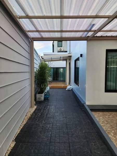 For Rent: 3-Storey Corner Townhome near BTS Si Nut (SPSSR203), Bangkok, สุขุมวิท 77, Prawet, Prawet, Bangkok, 4 Bedrooms, 380 sqm, Townhouse For Rent, by Khun Poon, 500286679 - DDproperty.com
