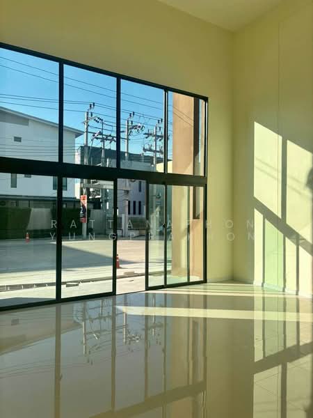 undefined, Bangkok, Khlong Toei, Khlong Toei, Bangkok, 3 Bedrooms, 296 sqm, Townhouse For Rent, by Rattanaphon Yungprakhon, 500286692 - DDproperty.com