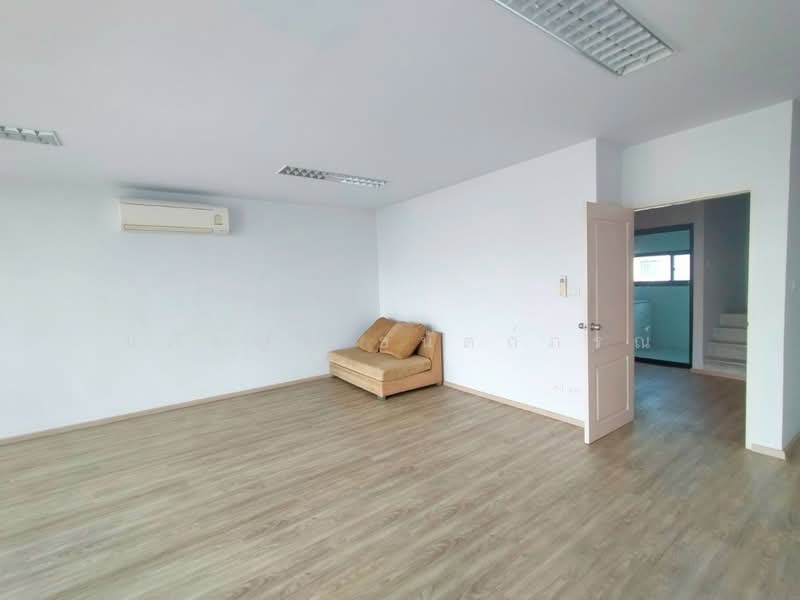 Nirvana Cluster Ramkhamhaeng : เนอวานา คลัสเตอร์ รามคำแหง, กรุงเทพ, ถนนราษฎร์พัฒนา, สะพานสูง, สะพานสูง, กรุงเทพ, 250 ตร.ม., ทาวน์เฮ้าส์ ขาย, โดย ปภัชญา ธนัตถ์ภรณ์, 500286759 - DDproperty.com