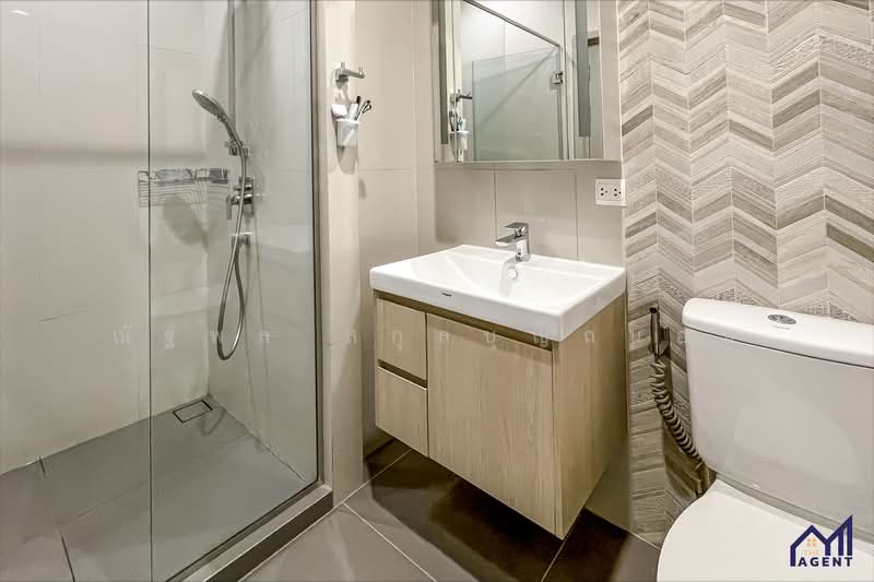 Oka Haus Sukhumvit 36, Bangkok, 3399 Rama 4 Road, Khong Tan, Khlong Toei, Bangkok, 3 Bedrooms, 87 sqm, Condo For Sale, by NATTHAPOL Sakulboontanom, 500286834 - DDproperty.com