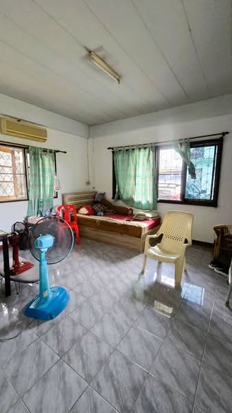 For Sale — Townhouse / Semi-detached, 71 Sq.Wah, Hansa Village Phetkasem 81, near MRT, Bangkok, Nong Kang Plu, Nong Khaem, Bangkok, 5 Bedrooms, 200 sqm, Townhouse For Sale, by คุณจี, 500286975 - DDproperty.com