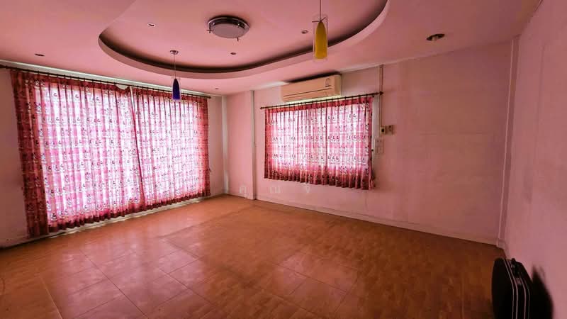For Sale — Townhouse / Semi-detached, 71 Sq.Wah, Hansa Village Phetkasem 81, near MRT, Bangkok, Nong Kang Plu, Nong Khaem, Bangkok, 5 Bedrooms, 200 sqm, Townhouse For Sale, by คุณจี, 500286975 - DDproperty.com