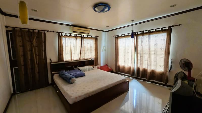For Sale — Townhouse / Semi-detached, 71 Sq.Wah, Hansa Village Phetkasem 81, near MRT, Bangkok, Nong Kang Plu, Nong Khaem, Bangkok, 5 Bedrooms, 200 sqm, Townhouse For Sale, by คุณจี, 500286975 - DDproperty.com