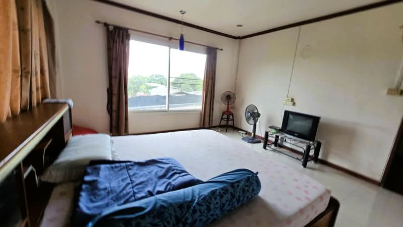For Sale — Townhouse / Semi-detached, 71 Sq.Wah, Hansa Village Phetkasem 81, near MRT, Bangkok, Nong Kang Plu, Nong Khaem, Bangkok, 5 Bedrooms, 200 sqm, Townhouse For Sale, by คุณจี, 500286975 - DDproperty.com