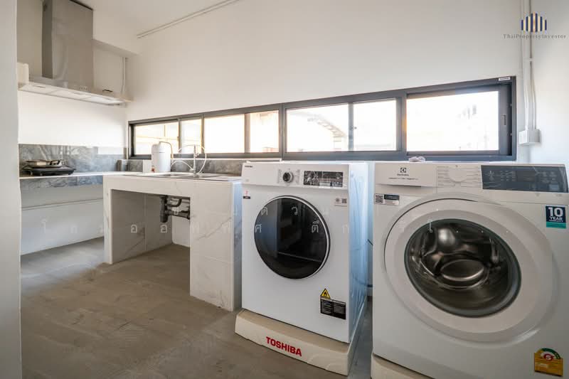 Urgent Sale!! Fully renovated Home Office building, 12 Sq.Wah, with parking, Soi Chan 21, Bangkok, จันทน์, Chong Nonsi, Yan Nawa, Bangkok, 1 Bedroom, 99 sqm, Townhouse For Sale, by คุณจี, 500287063 - DDproperty.com