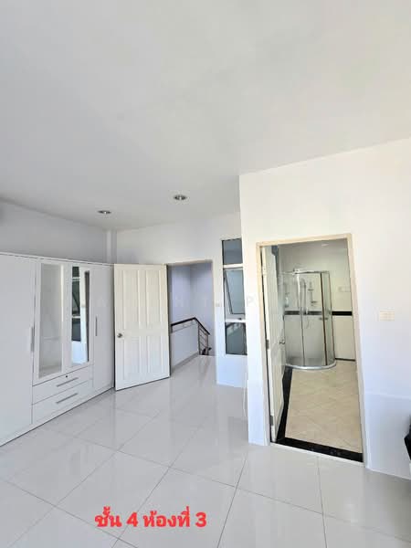 Baan Klang Muang British Town Srinakarin, Samut Prakan, Soi Baan Klang Muang British Town Srinakarin, Bang Kaeo, Bang Plee, Samut Prakan, 3 Bedrooms, 350 sqm, Townhouse For Rent, by Agent Pla, 500287089 - DDproperty.com