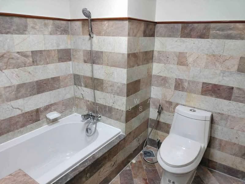 Sukhumvit Suite, Bangkok, 19 Soi Sukhumvit 13, Khlongtoei Nua, Watthana, Bangkok, Studio, 28 sqm, Condo For Rent, by Punnawat Keeratidusitroj, 500287250 - DDproperty.com