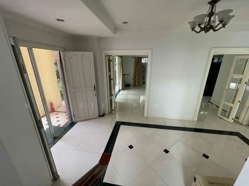 Baan Klang Krung The Nice Ratchavipha, Bangkok, 2 Kamphaeng Phet Road, Lat Yao, Chatuchak, Bangkok, 4 Bedrooms, 380 sqm, Single Detached House For Sale, by Next step property, 500287318 - DDproperty.com