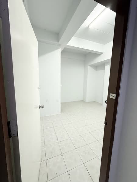 For Sale - ขายหอพัก ตึก 4 ชั้น 2 คูหา พุทธมณฑลสาย 5 หมู่บ้านกลาโหม ใกล้ตลาดเสรี พร้อมรายได้ทันที รีโนเวทใหม่, Nakhon Pathom